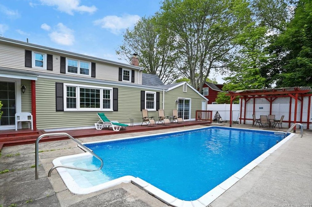 105 Sanford Pl, Stratford, CT 06614