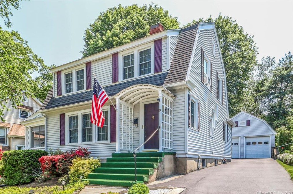 79 Woodside Ave, Waterbury, CT 06708