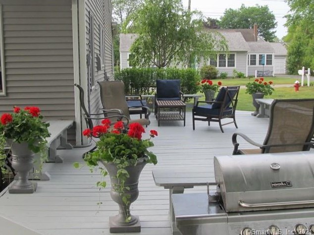 49 Indianola Rd, Niantic, CT 06357