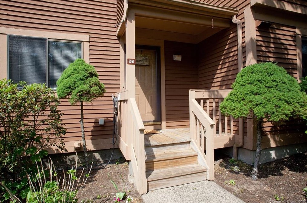 28 Ashford Dr #28, Avon, CT 06001