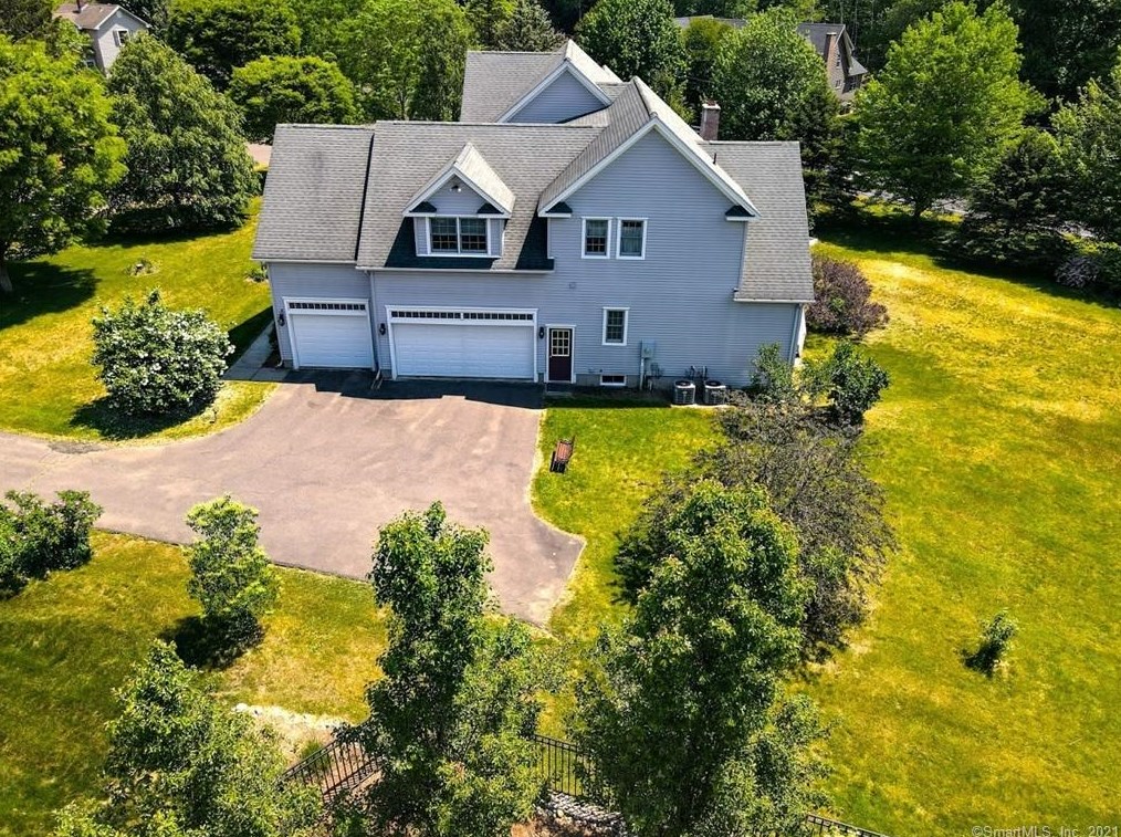 3 Pembroke Dr, Suffield, CT 06078-2096
