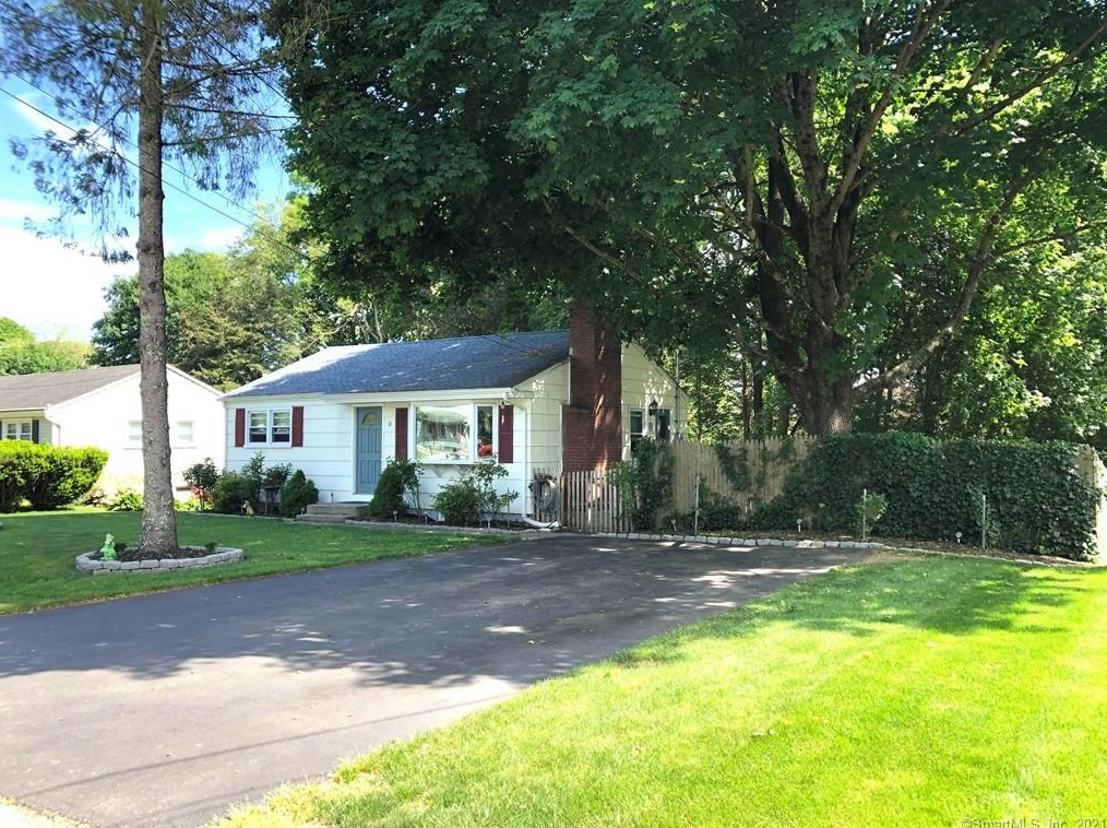 18 Cedar Dr, North Stonington, CT 06359 exterior