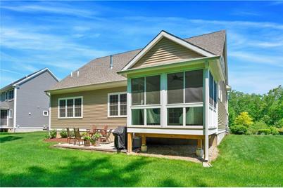 8 Carson Way 8 Simsbury Ct 06070 Mls 170403667 Coldwell Banker