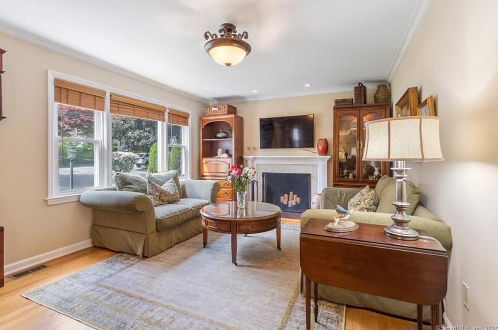 1451 Fairfield Woods Rd, Fairfield, CT 06825