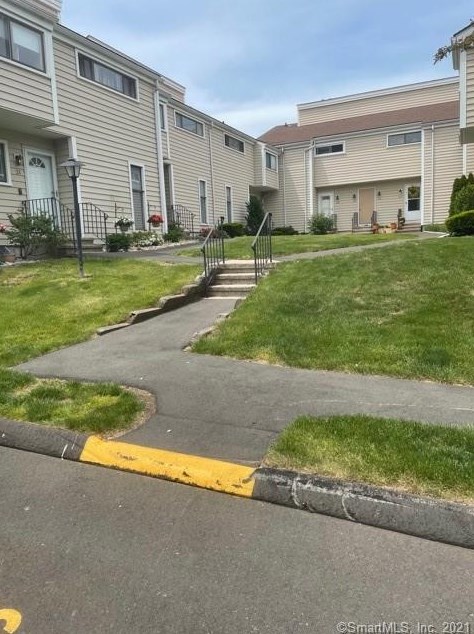 26 Monticello Dr, Branford, CT 06405-4155