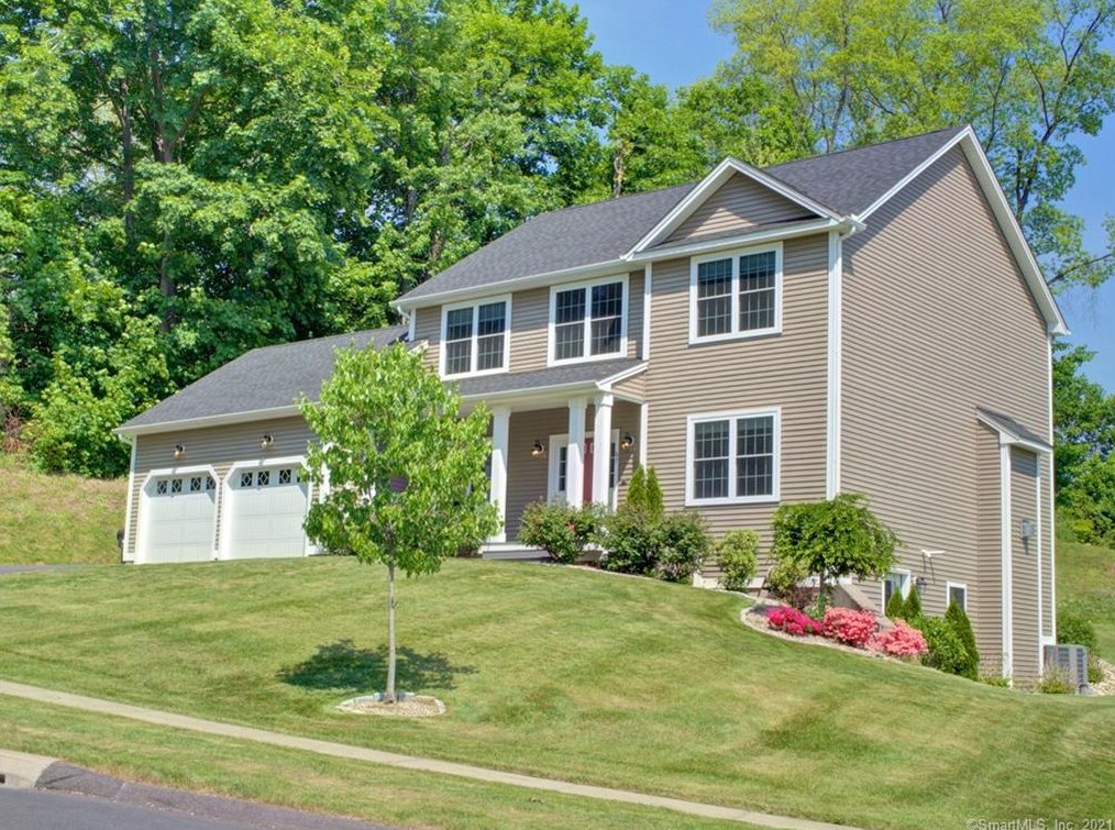 67 Walkers Crossing, Southington, CT 06489