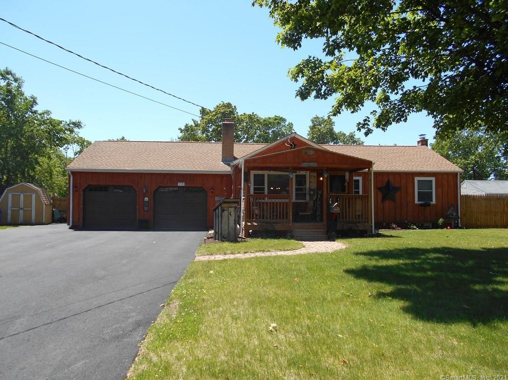 15 Trinity Ln, Windsor Locks, CT 06096