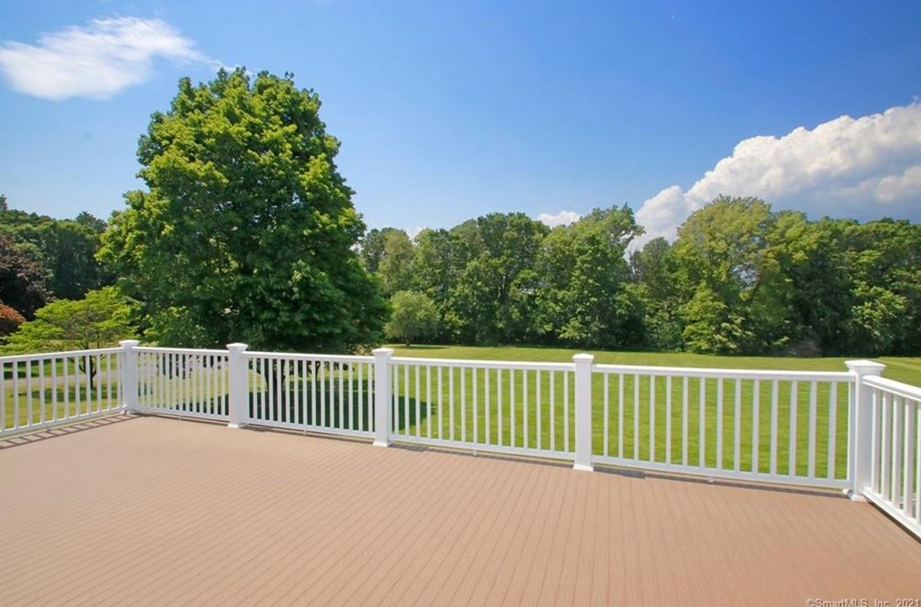 1175 Mapleton Ave, Suffield CT  06078-1334 exterior