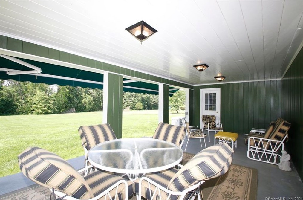 1175 Mapleton Ave, Suffield CT  06078-1334 exterior