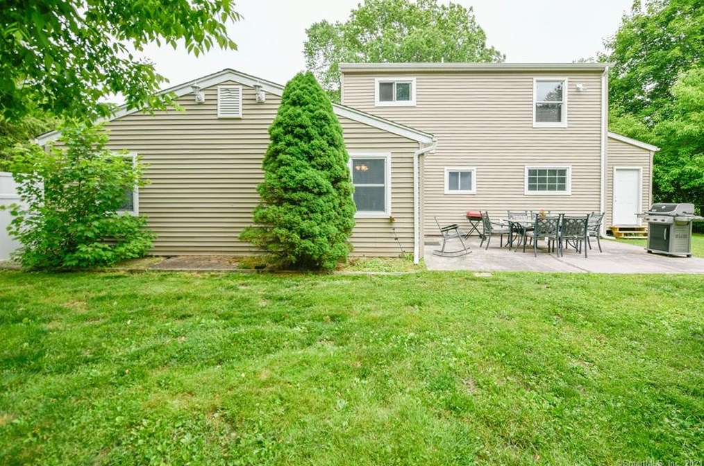 23 Sheila Ln, Cheshire, CT 06410