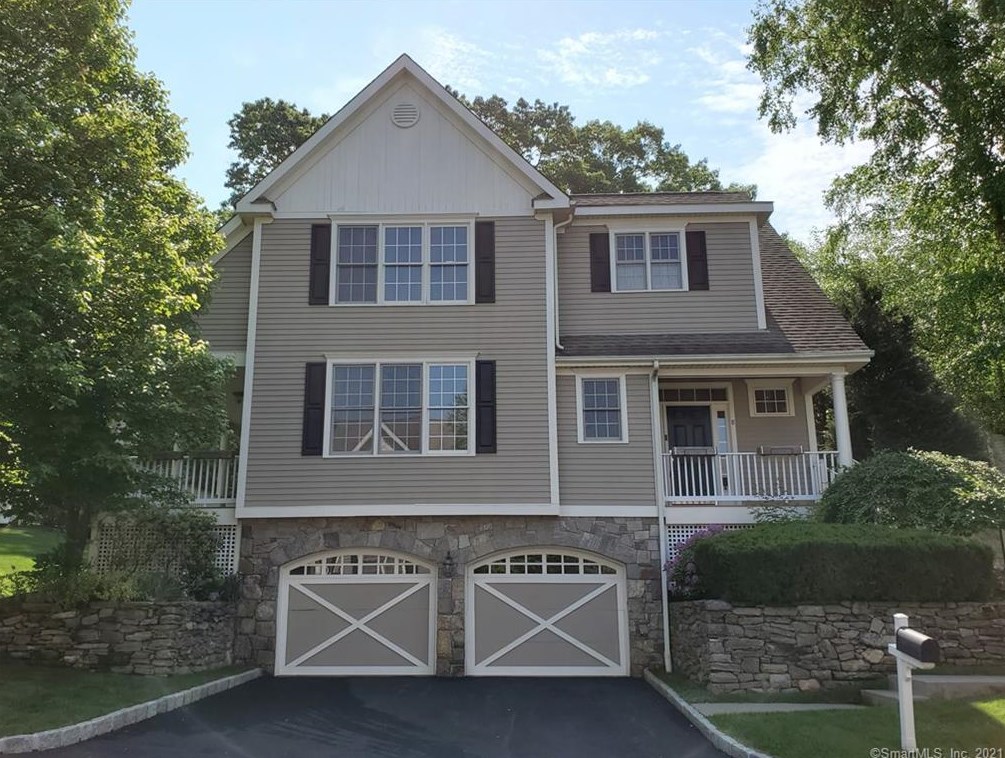 8 Woods Way, West Redding, CT 06896-3218