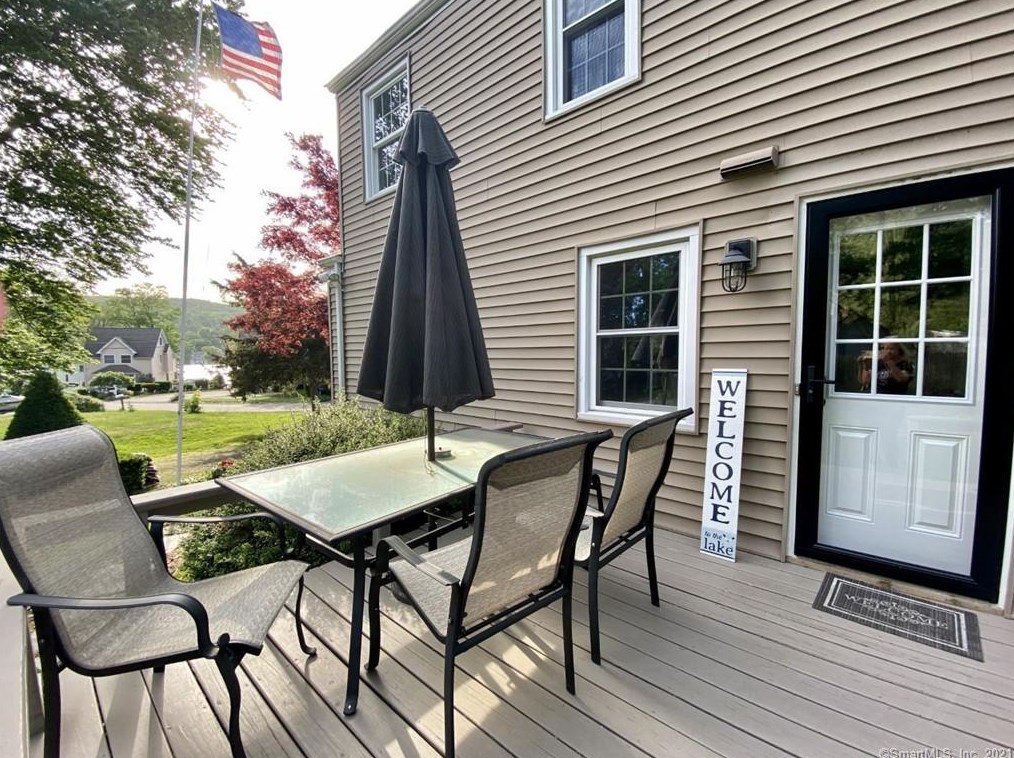 9 Rosemary Ln, Middlefield, CT 06455