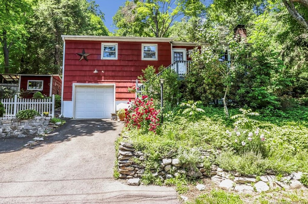 34 Putnam Park Rd, Bethel, CT 06801