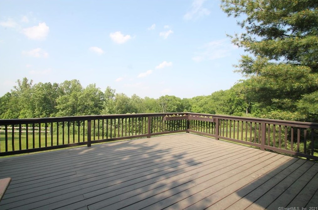 120 Logging Trail Rd, Danbury CT  06811-2626 exterior