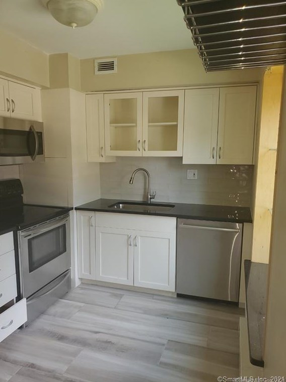 123 Candlewood Dr Unit 123, Wapping, CT