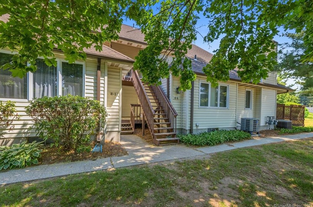 8 Arthur Dr #4, Wapping, CT 06074