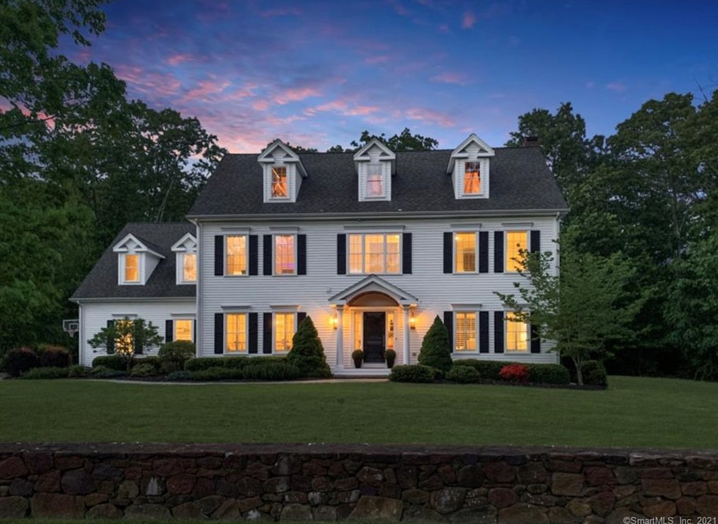 16 Williamsburg Rd, Higganum, CT 06441
