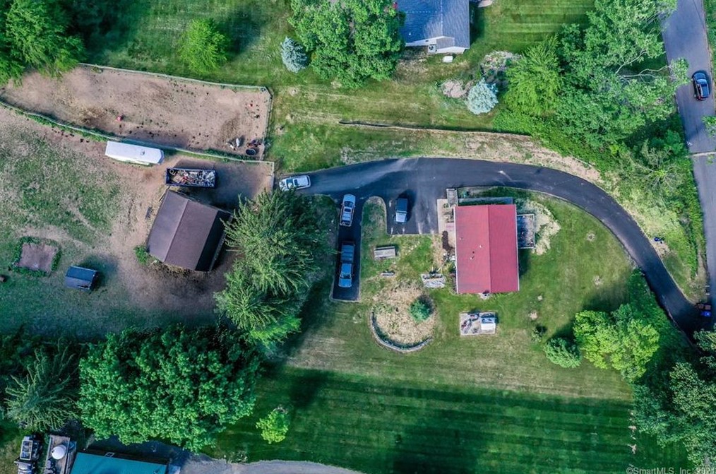 83 Cedar Lake Rd, North Branford, CT 06471