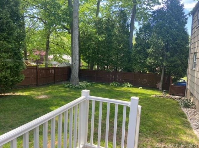 9 Impala Dr, Chestnut Hill CT  06226-1107 exterior