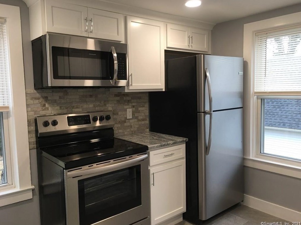 52 Pleasant St, Colchester, CT 06415