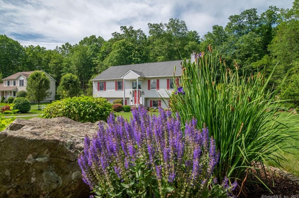 36 Barnum Rd, Danbury, CT 06811