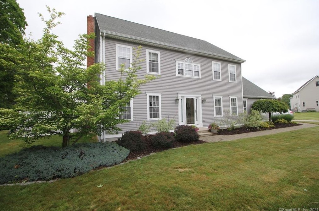 5 Wildflower Dr, Hebron, CT 06248