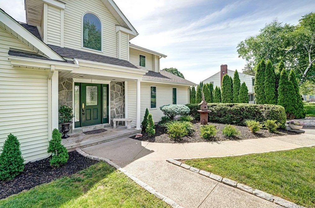 28 Valley Heights Dr, Middlefield, CT 06455
