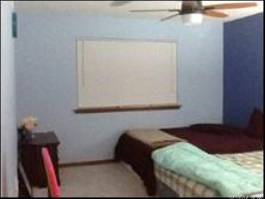 902 Twin Circle Dr #902, Wapping, CT 06074