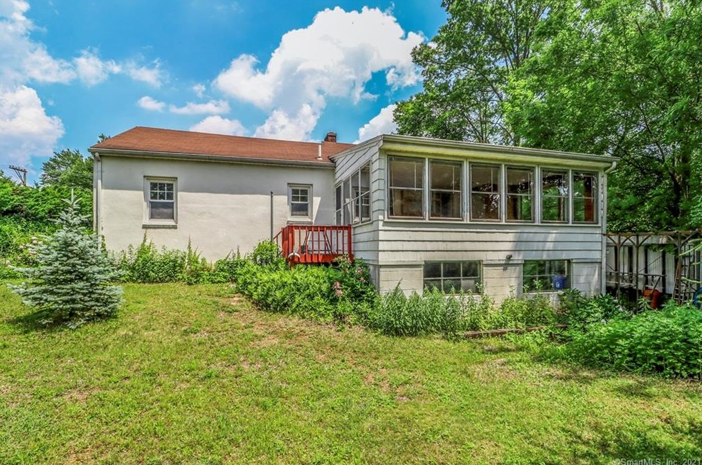 1009 Willard Ave, Hartford CT  06111-3567 exterior