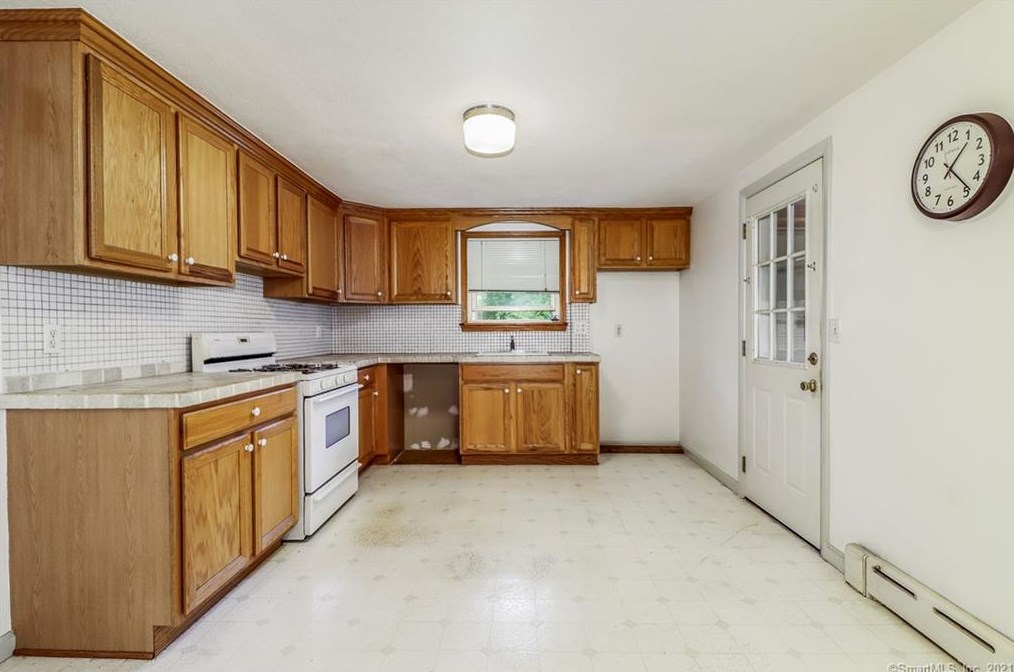 1009 Willard Ave, Hartford CT  06111-3567 exterior