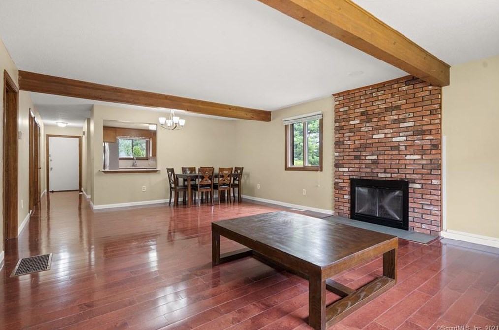 701 Summer Hill Dr #701, Wapping, CT 06074