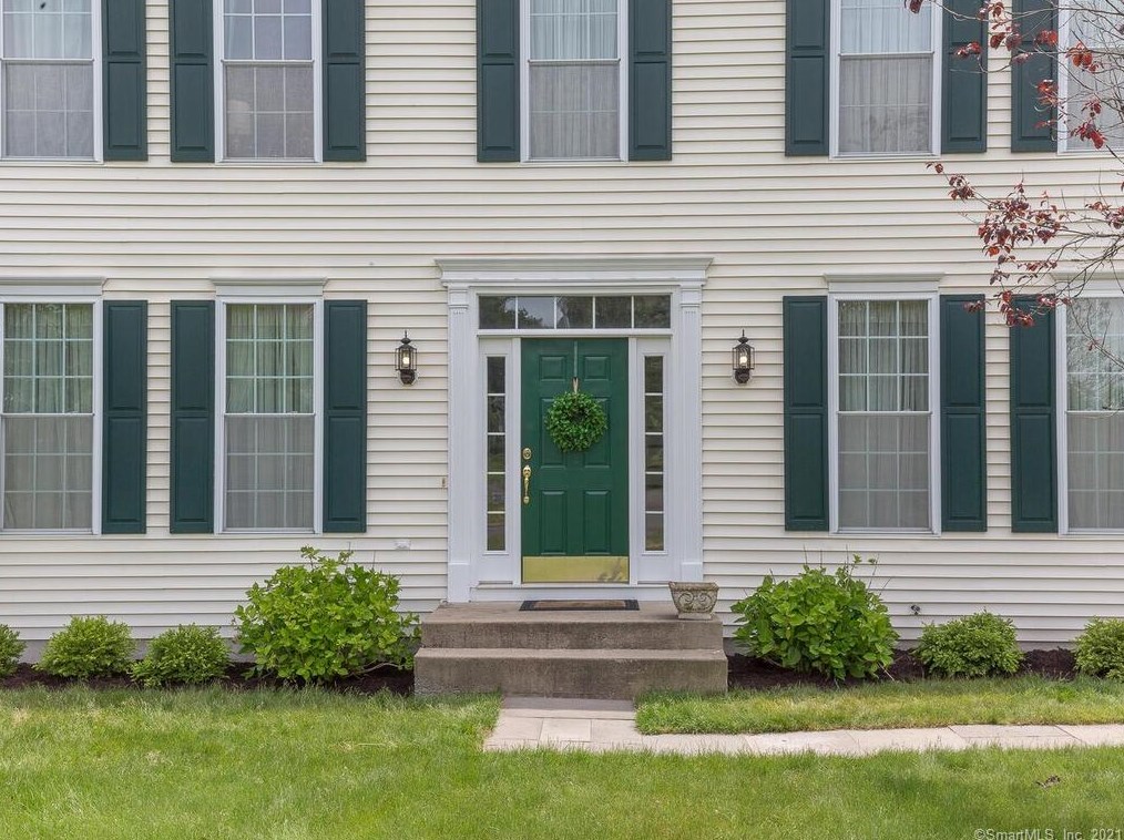 1 Goodwin Pl, Avon, CT 06001