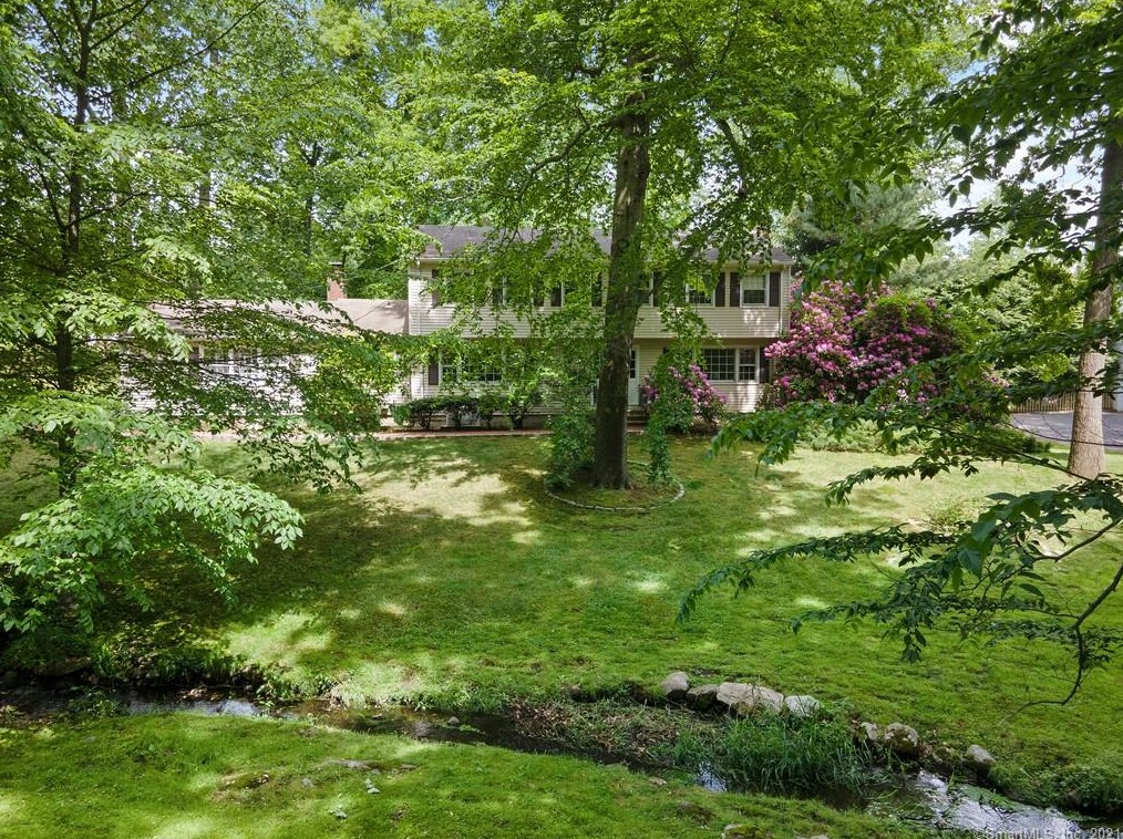 26 Burr School Rd, Westport, CT 06880 exterior