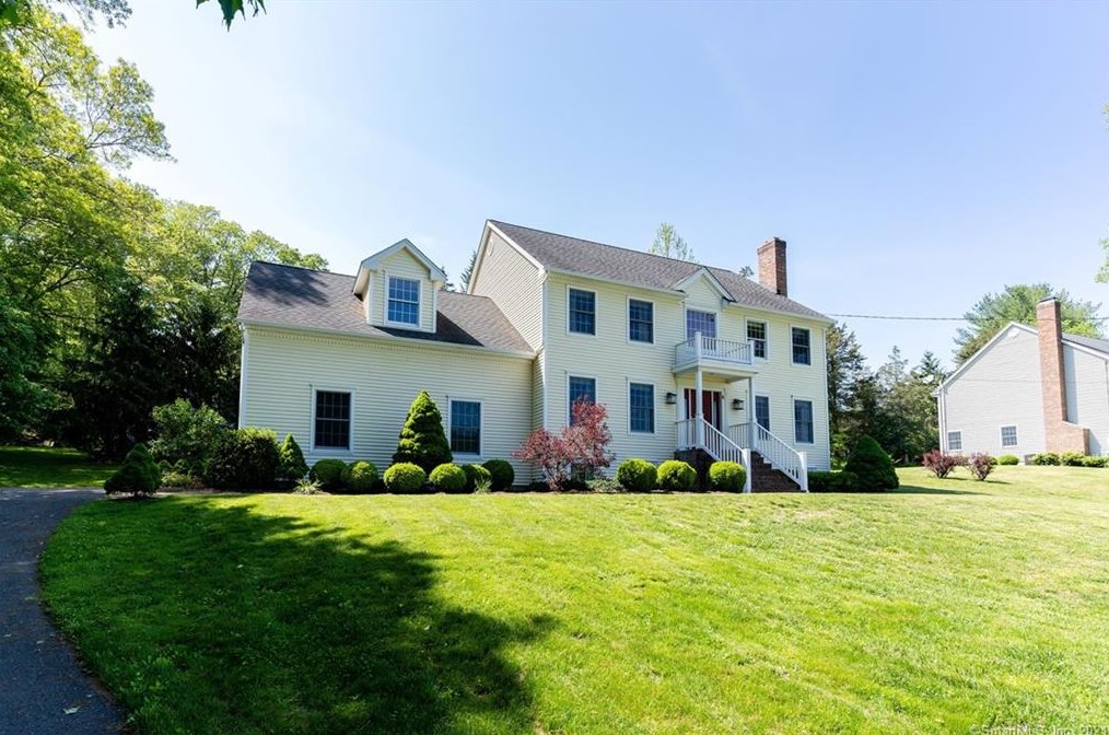 6 Hayfield Rd, Northville, CT 06776-4423