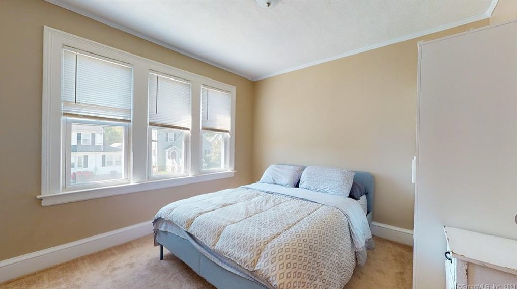 28 Flower St, Hartford CT  06105-3710 exterior