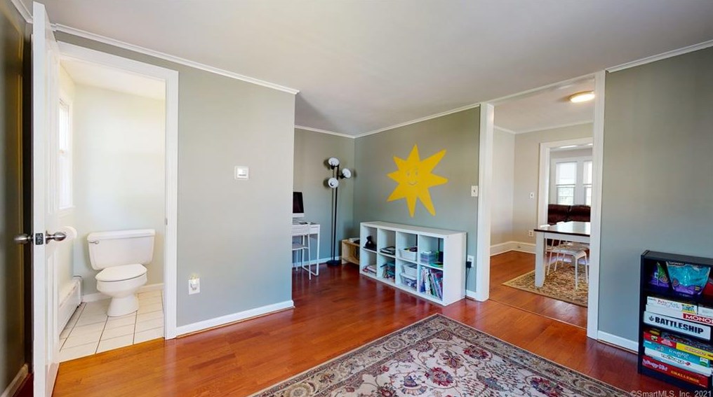 28 Flower St, Hartford CT  06105-3710 exterior