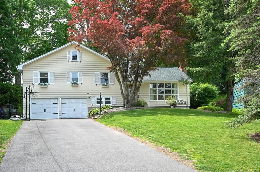 29 Ivy Ln, Hartford, CT 06109 exterior