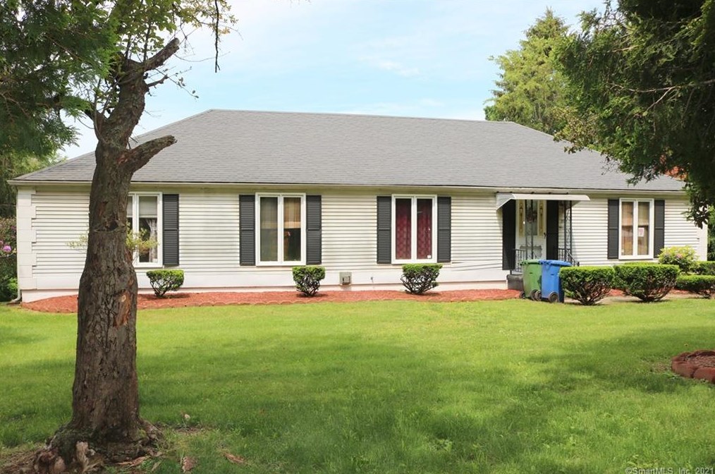 929 East St, Middletown, CT 06457