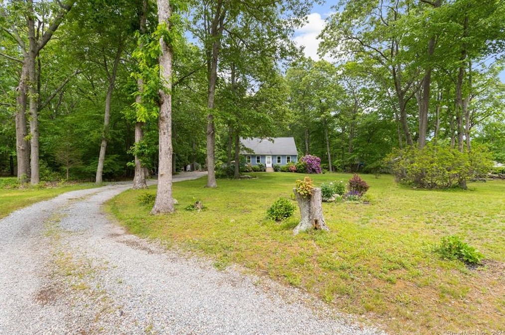 119 Laurelwood Dr, Niantic, CT 06357