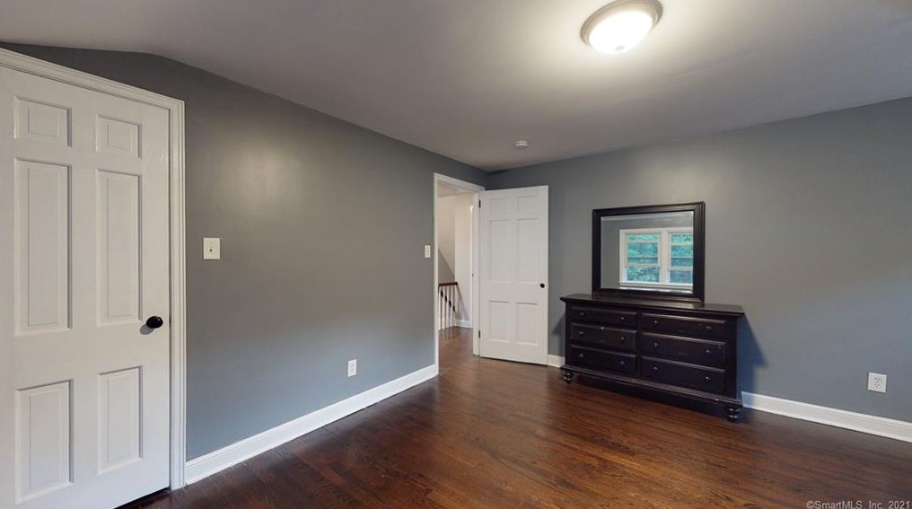 29 Lynwood Dr, Plantsville CT  06479-2036 exterior