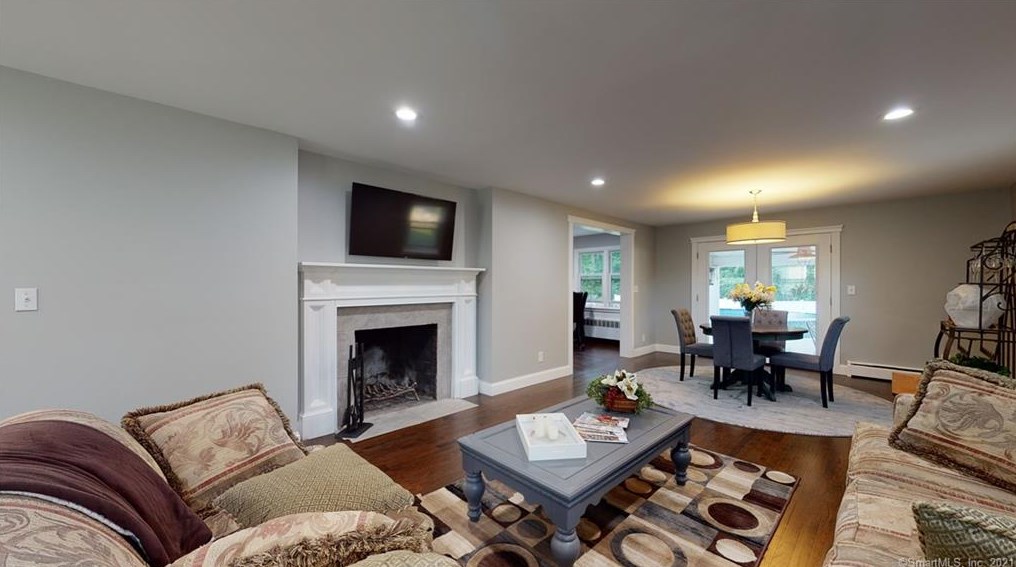 29 Lynwood Dr, Plantsville CT  06479-2036 exterior