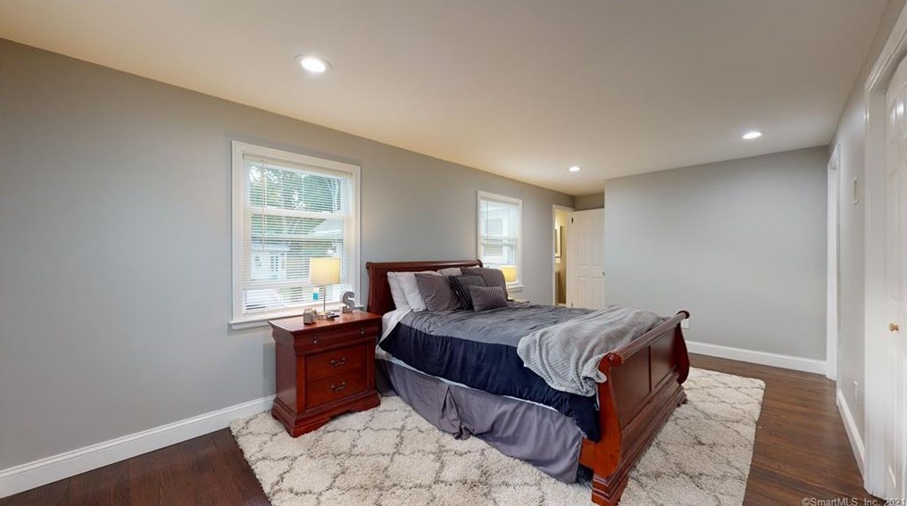 29 Lynwood Dr, Plantsville CT  06479-2036 exterior