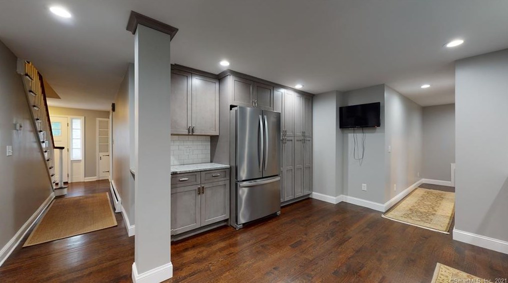 29 Lynwood Dr, Plantsville CT  06479-2036 exterior