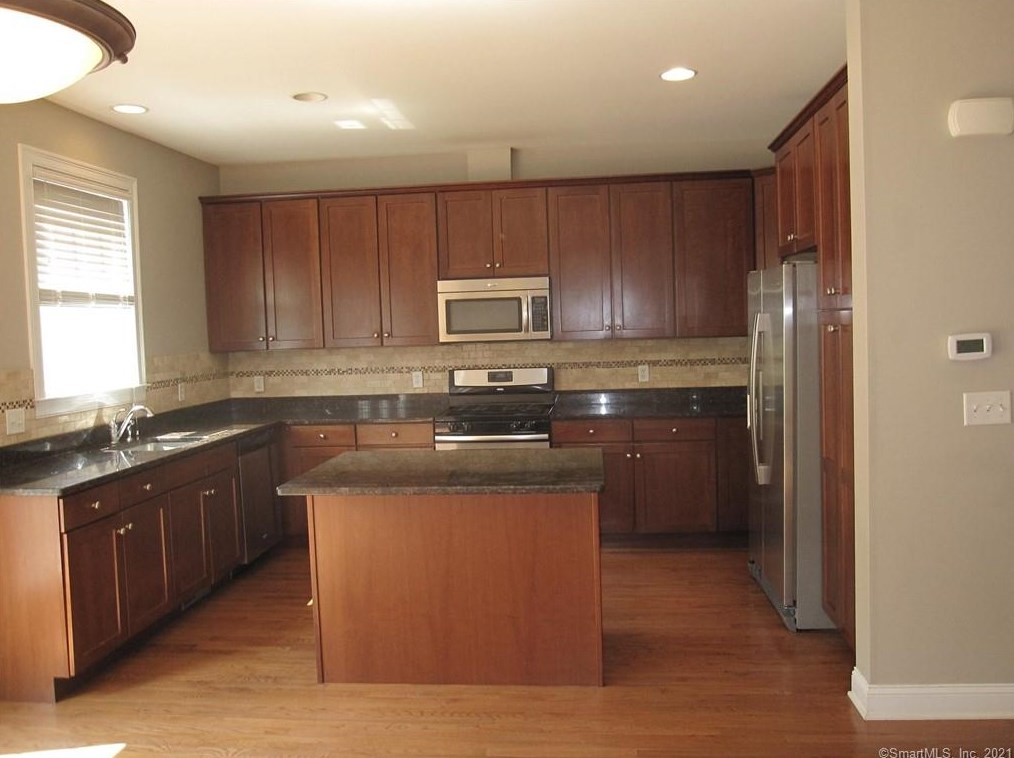 15 Lawrence Ave Unit 15, Danbury, CT