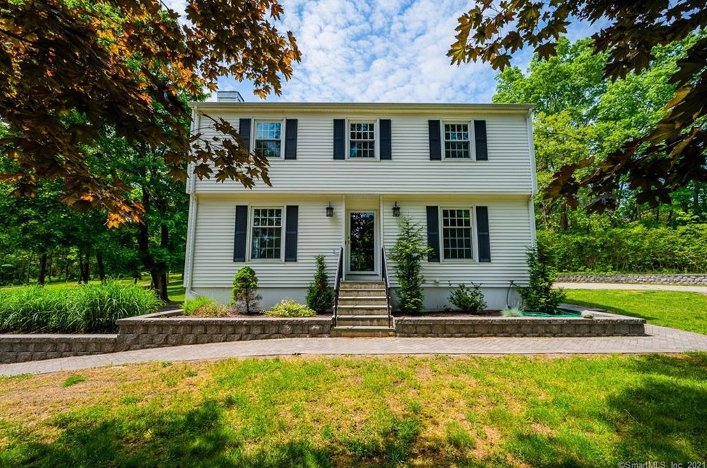 888 Vauxhall Street Ext., Quaker Hill, CT 06375