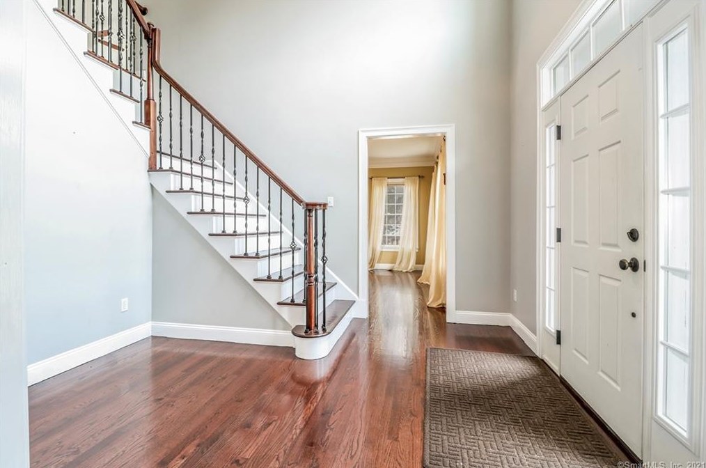 6 Crosswind Ct, Newtown, CT 06470-1264