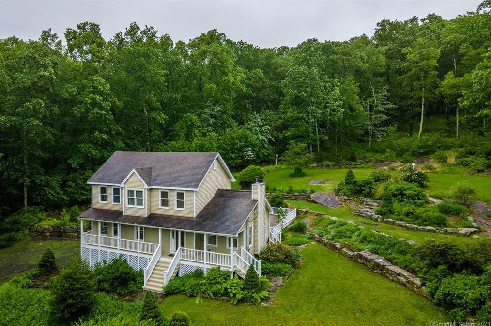 453 Guernseytown Rd, Watertown, CT 06795-1837