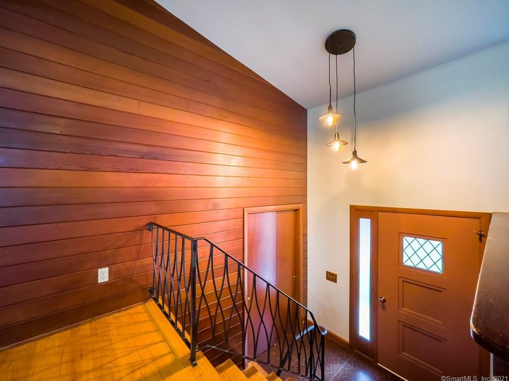80 Palmer Dr, Wapping, CT 06074