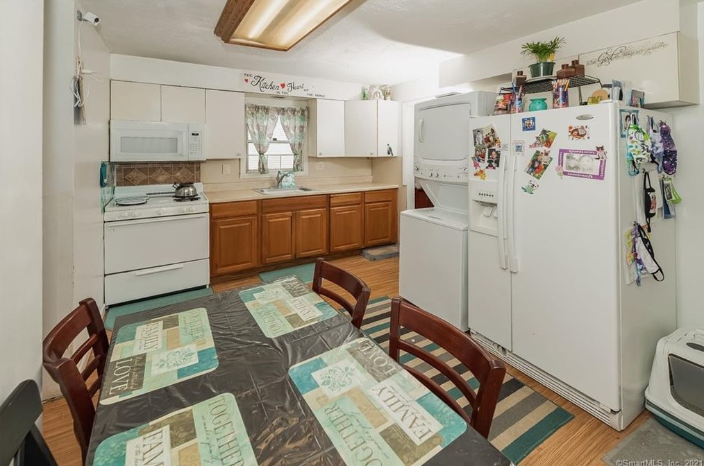 239 Long Hill Ave, Huntington CT  06484-3929 exterior