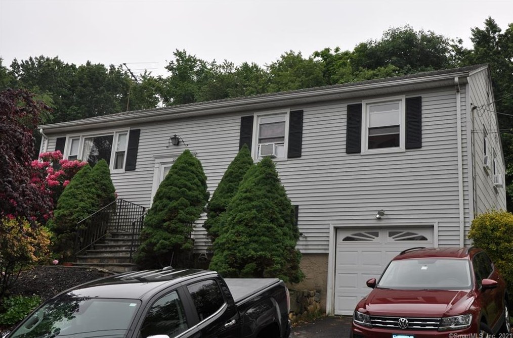 22 Essex Rd, Greenwich, CT 06831